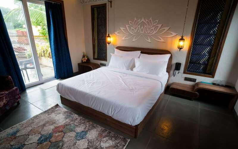 Gandharv Resorts Wai Bagian luar foto